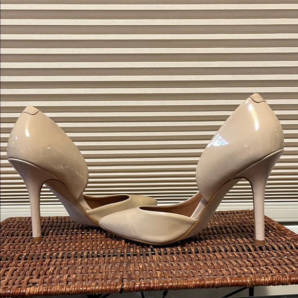 Steve Madden Nude Patent Heels - Picture 5 of 6